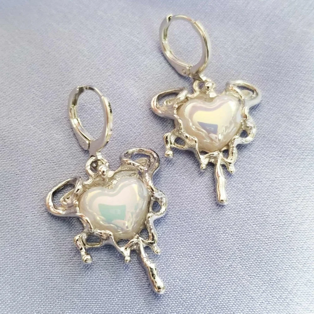 NEW Dolls Kill Cyberpunk Y2K Style Silver Earrings w/ Iridescent Dripping Hearts - Picture 2 of 6